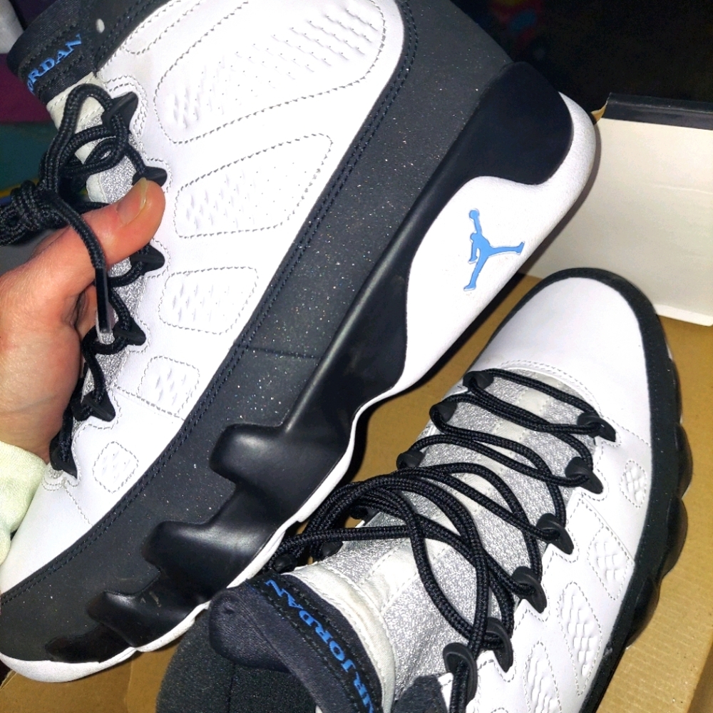 Jordan Retro 9 university blue